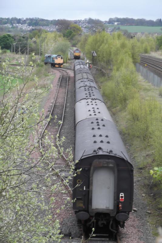 Photo of 27001 and 67025 at Manuel - 04-05-12