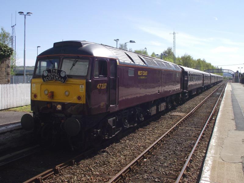 47 237 at Dingwall 01st My 2012: 47237 at Dingwall, prior to departure with 1H80, the 10:00 Keith - Kyle 'Royal Scotsman'. Photo of 47 237 at Dingwall 01st My 2012