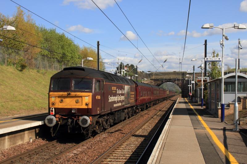 47826 at Musselburgh: 47826 on the rear with 47854 on 1Z85 16.15 Edinburgh to St Neots passing through Musselburgh on 05/05/2012 Photo of 47826 at Musselburgh