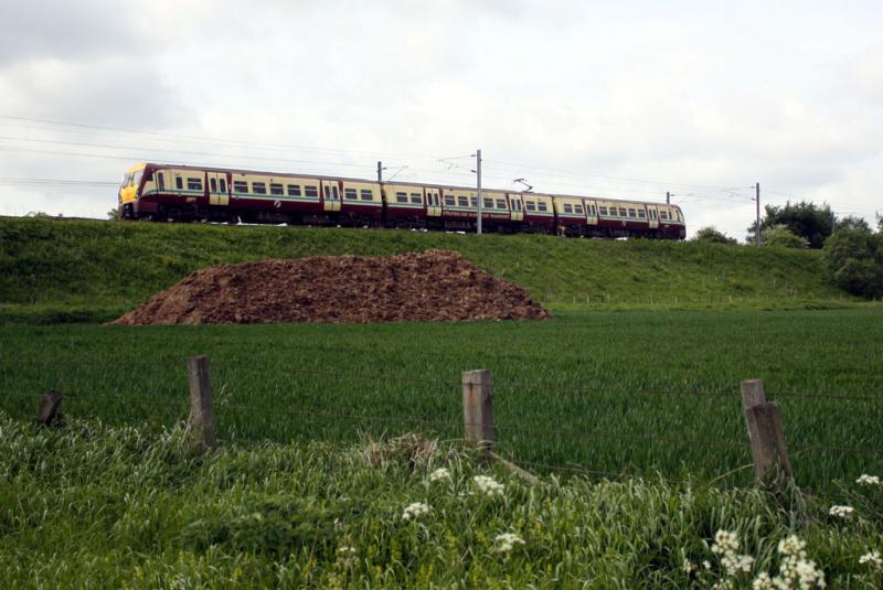 Juniper Unit: Between Uphall and Newbridge junction on the reopened Bathgate line Photo of Juniper Unit
