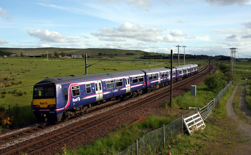 Class 322 Carstairs line: Glasgow Central- N Berwick service at Midcalder Juntion, shortly before they were replaced by 380s. Photo of Class 322 Carstairs line