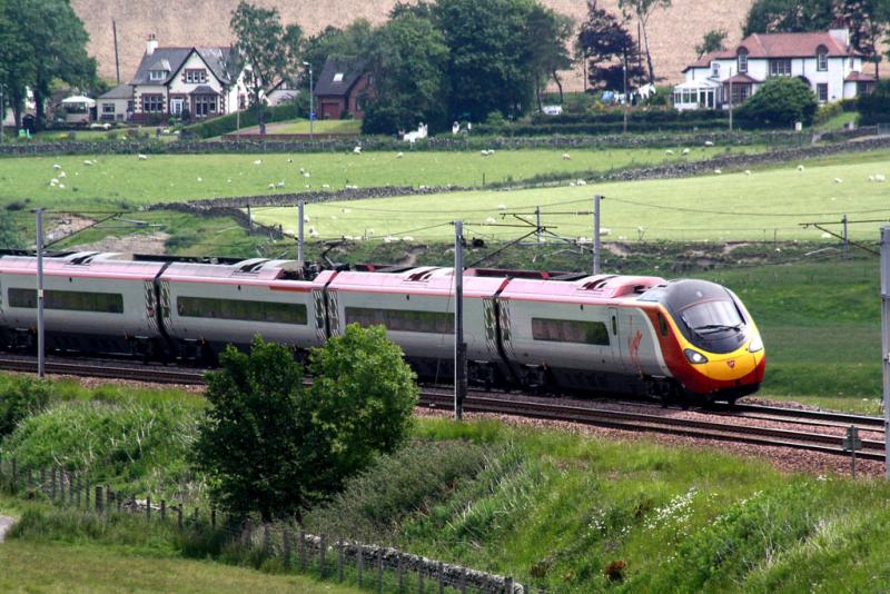 Pendolino Tilting: Passing round the curves at crawford. Photo of Pendolino Tilting