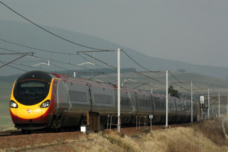 Pendolino: Pendolino at Wandel near Abingdon Photo of Pendolino