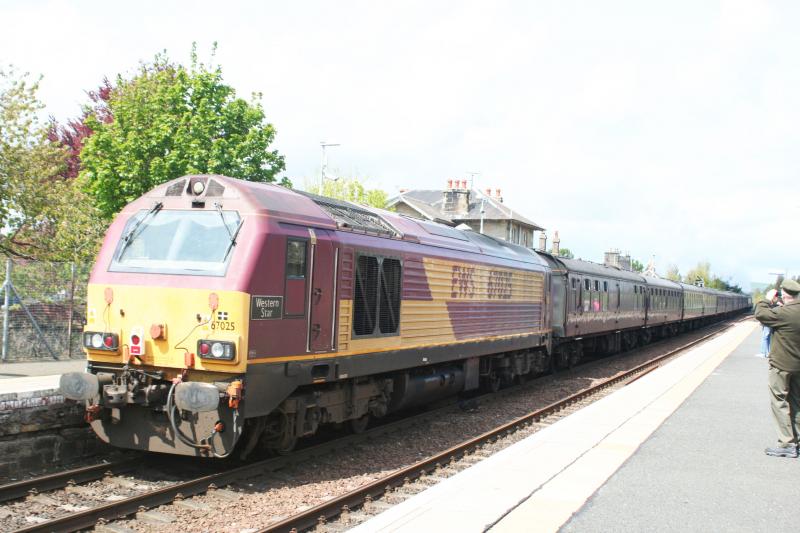 EWS 67025 : 67025 on the rear of the Cathedrals Explorer at Ladyback Photo of EWS 67025