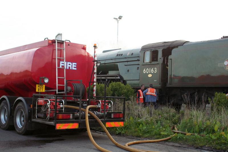 60163 taking a Drink: 60163 sitting at Leuchars 2000hrs being replenished with water Photo of 60163 taking a Drink