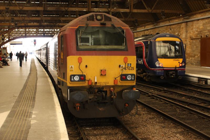 67025 on the rear of the cathederals explorer at perth.: Photo of 67025 on the rear of the cathederals explorer at perth.