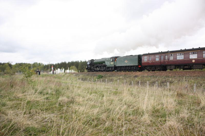 60163 'tornado' approaching kinclaven crossing at murthly.: Photo of 60163 'tornado' approaching kinclaven crossing at murthly.