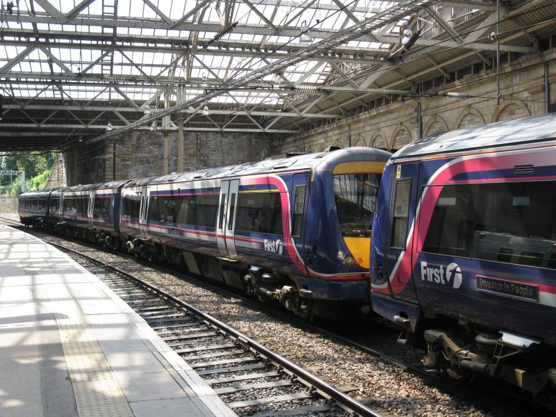 Class 170 : Pair of Class 170's at Edinburgh Waverley. Photo of Class 170