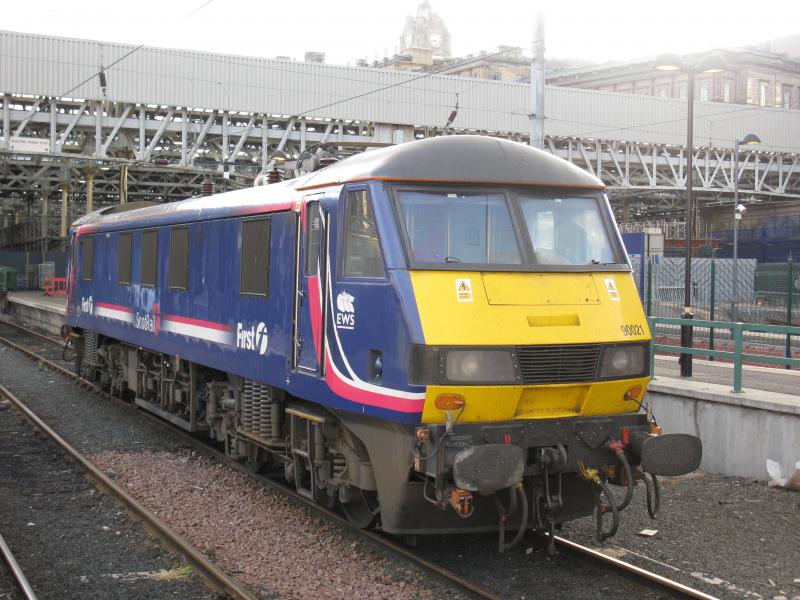 90021: Class 90 in First ScotRail livery at Edinburgh Waverley. Photo of 90021