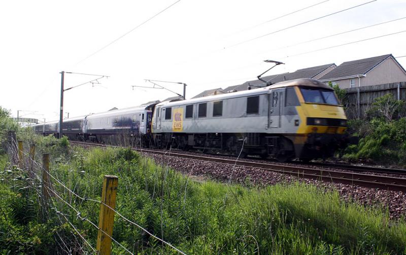 90036 on Sleeper ECS: Edinburgh-Polmaddie Empty sleeper stock movement Photo of 90036 on Sleeper ECS