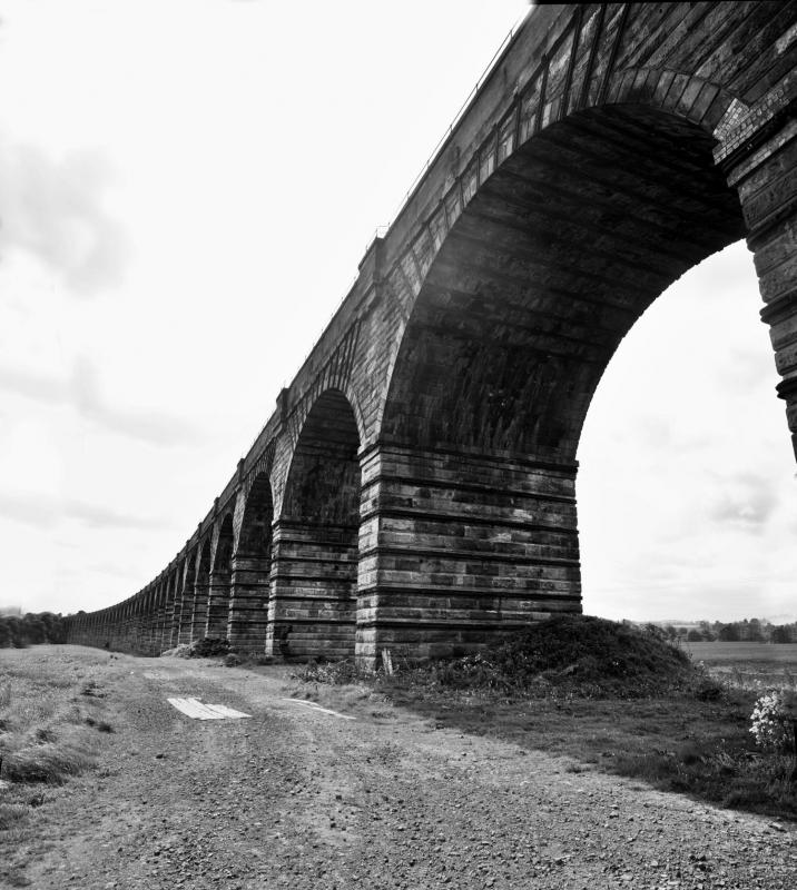 Almond Viaduct: Newbridge, Edinburgh Glasgow QS line Photo of Almond Viaduct
