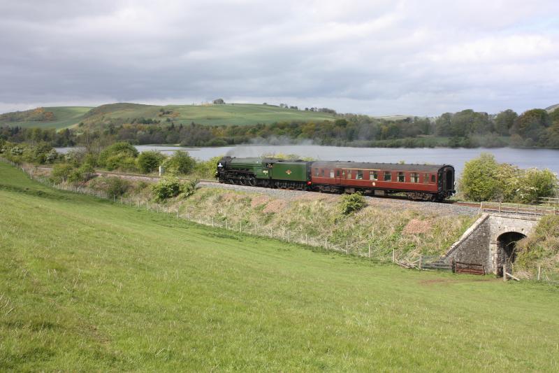 60163 'tornado' passing lindores lake.: Photo of 60163 'tornado' passing lindores lake.