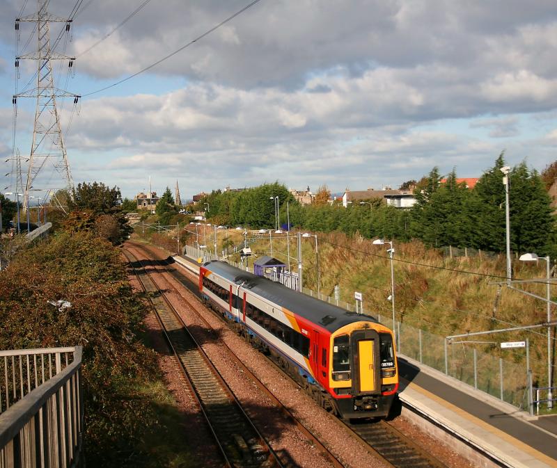 158789: South West Trains liveried 158789 has spent 3/4's of the year on long-term loan to First Scotrail. It is seen here at Brunstane on 17.10.07, while working one of its regular diagrams, the Edinburgh Waverley - Newcraighall shuttles. Photo of 158789