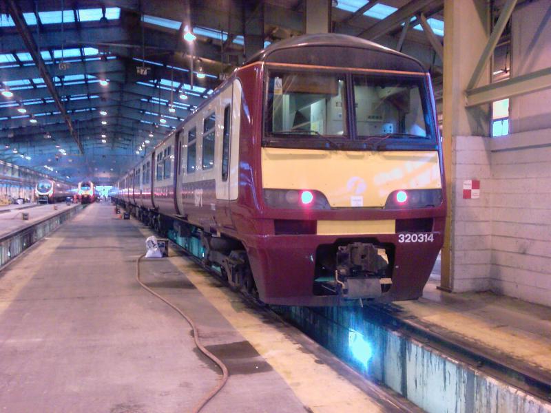 320314 in the shed at polmadie: Photo of 320314 in the shed at polmadie