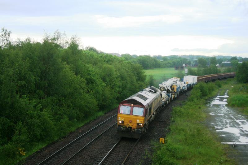 Saturday Engineers: 66111 approaches Greenhill Lower Jct with 6K03 Mossend to Holytown via the World. Photo of Saturday Engineers