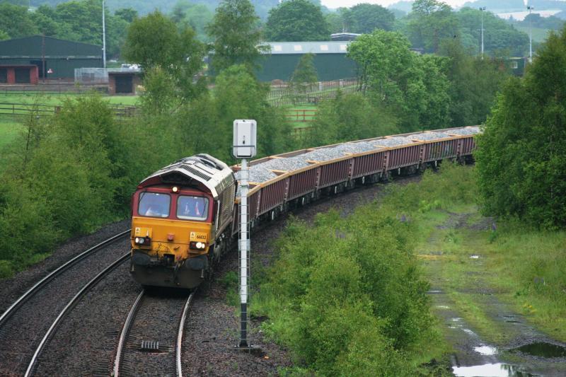 Saturday Engineers: 66132 stands at the signal protecting Greenhill Lower Jct.with 6K04 Mossend Wishaw via Millerhill. Photo of Saturday Engineers