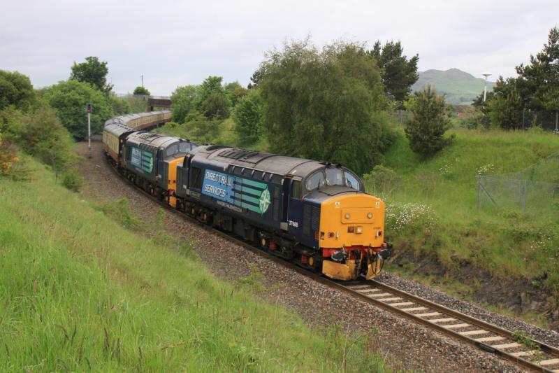 5Z25: 37688 + 37667 on 5Z25 11.57 Edinburgh Waverley to Craigentinny between Niddrie West Jct & Brunstane on 11/06/2012 Photo of 5Z25