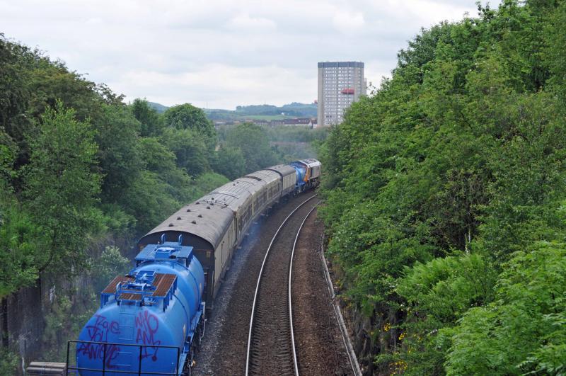 6Z55 Millie-Killie Move: 66732 leads the 6Z55 PO-Brodies Photo of 6Z55 Millie-Killie Move