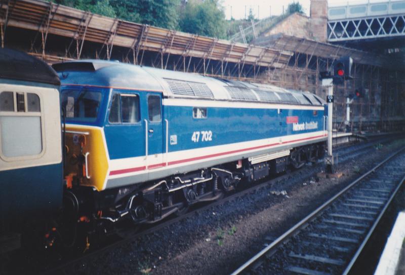 NSE in Queen Street: 47702 standing in platform 2, Queen Street. Photo of NSE in Queen Street