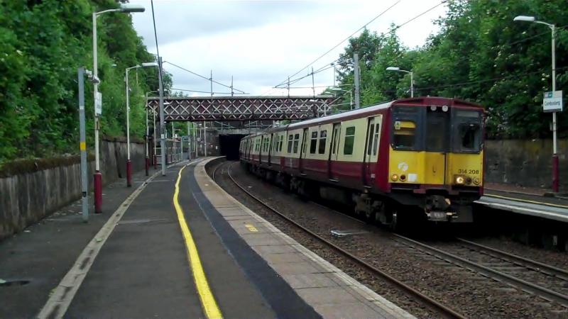 Class 314 passing Cambuslang: On a Glasgow Central to Neilston service diverterd via WCML and Newton Photo of Class 314 passing Cambuslang