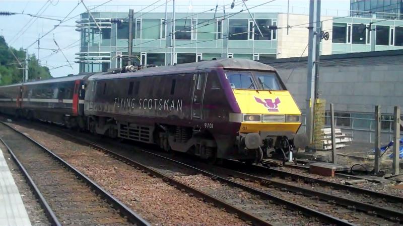 Flying Scotsman Arrives Edinurgh: Photo of Flying Scotsman Arrives Edinurgh