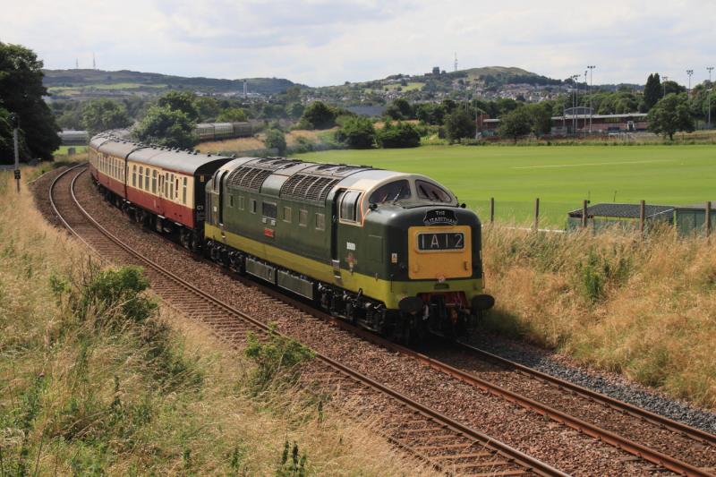 D9009 on the Sub: D9009 on 5Z51 13.51 Edinburgh to Millerhill passing Peffermill playing fields on 25/07/2012 Photo of D9009 on the Sub