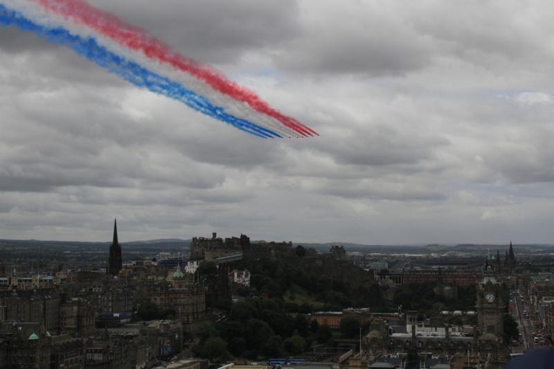 Red Arrows above Edinburgh Castle: Taken from the viewing platform on Nelson's Monument Photo of Red Arrows above Edinburgh Castle