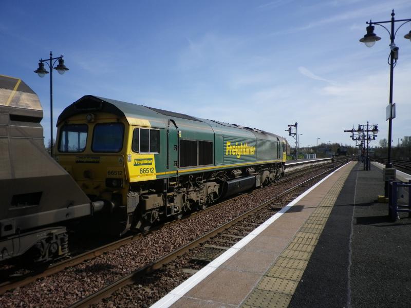 Stirling Spring: A Freightliner Class 66 (66512)awaits the signals at Stirling on a bright spring day in March 2012. Photo of Stirling Spring