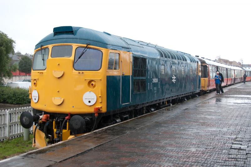 26038: Not so long also this was an everyday sight in the West of Scotland but alas no more. Yes, that's right, a Rangers top. Photo of 26038