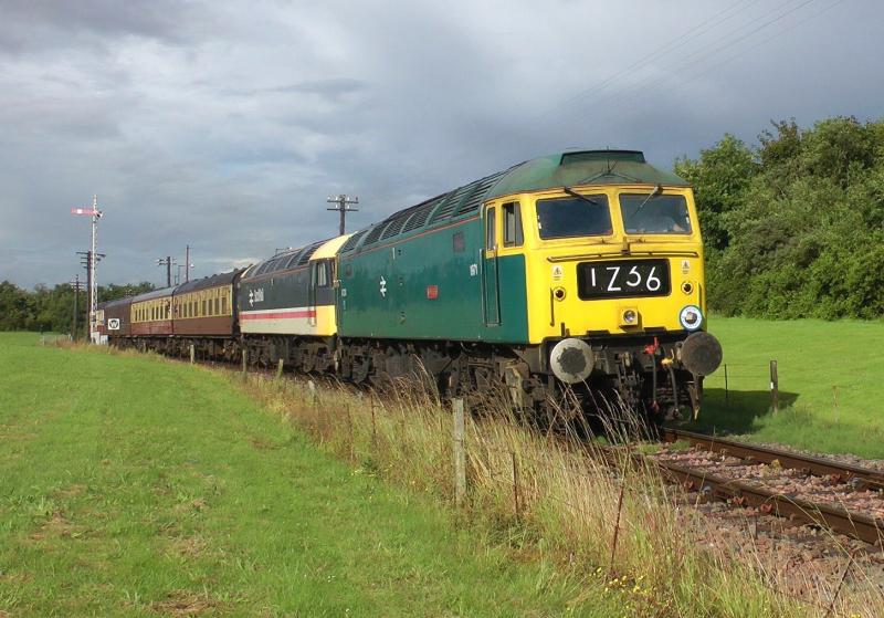 Photo of 47270 & 47643 depart Bo'ness 28/07/12