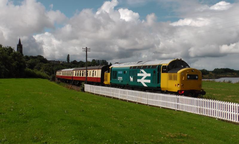 37175 approaching Bo'ness 28/07/12: Photo of 37175 approaching Bo'ness 28/07/12