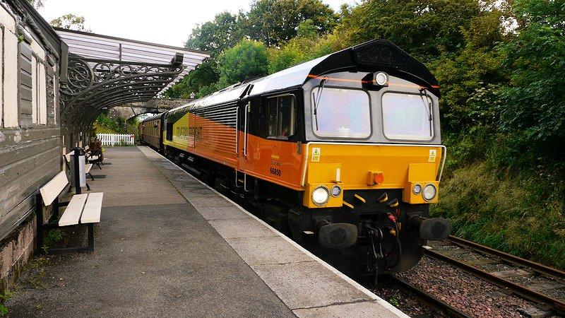 66850: colas 66850 arriving at birkhill staion sunday 29 july 2012
with 1629 to manuel jct Photo of 66850