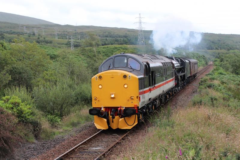 37518 & 44871: 37518 & 44871 on the 5z32 at whistlefield Photo of 37518 & 44871