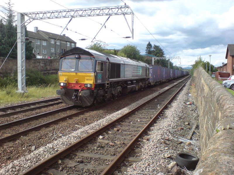 66433 approaching Coatbridge Central: 66433 on 4M82 Coatbridge-Daventry service approaching Coatbridge Central. (31.07.12) Photo of 66433 approaching Coatbridge Central