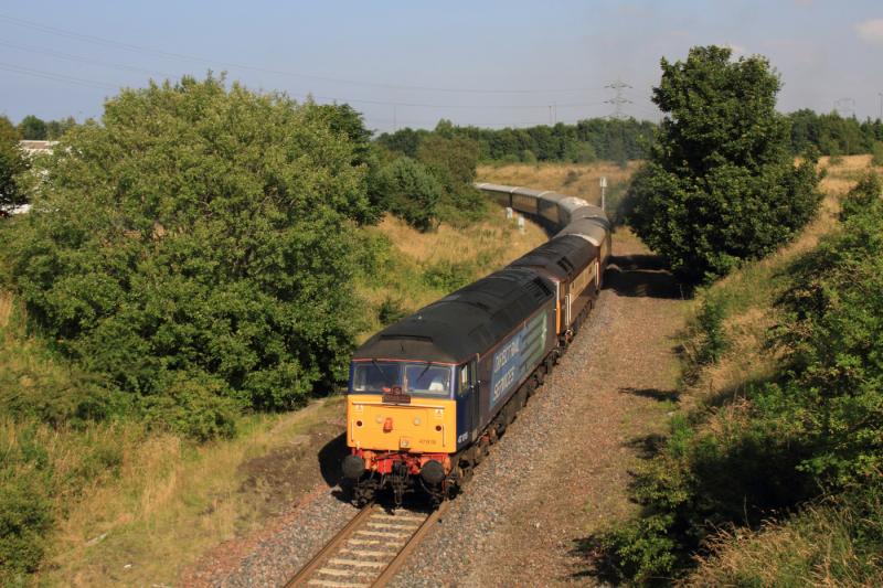 Northern Belle Ecs: 47818 + 47790 on 5Z65 16.?? Craigentinny to Waverley approaching Niddrie West Jct on 10/08/2012. Photo of Northern Belle Ecs