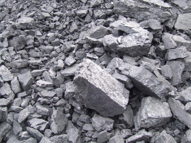 Coal stockpile at Earlseat Loop: This is a photo of the coal lump size (i.e. not stoor) at Earlseat, to assist Goremirebob in deciding if the coal might be for blending or export at Hunterston. Photo of Coal stockpile at Earlseat Loop