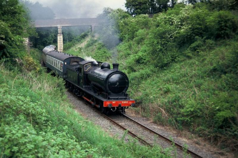 Ian Lothian: 2392 passes the High Bridge, Bo'ness-Birkhill. Photo of Ian Lothian
