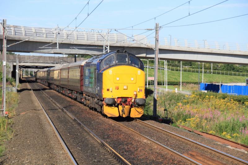 Northern Belle Ecs: 37419 leading 37423 + 37602 on 5Z39 08.05 Cadder to Edinburgh Waverley approaching Edinburgh Park Stn on 19/08/2012 Photo of Northern Belle Ecs