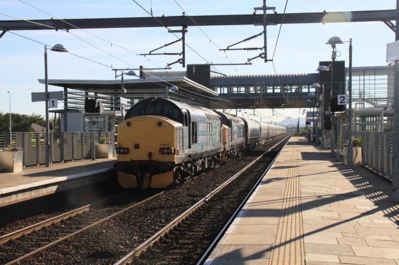 Northern Belle Ecs: 37602 + 37423on the rear of 5Z39 08.05 Cadder to Edinburgh Waverley passing through Edinburgh Park Stn on 19/08/2012 Photo of Northern Belle Ecs