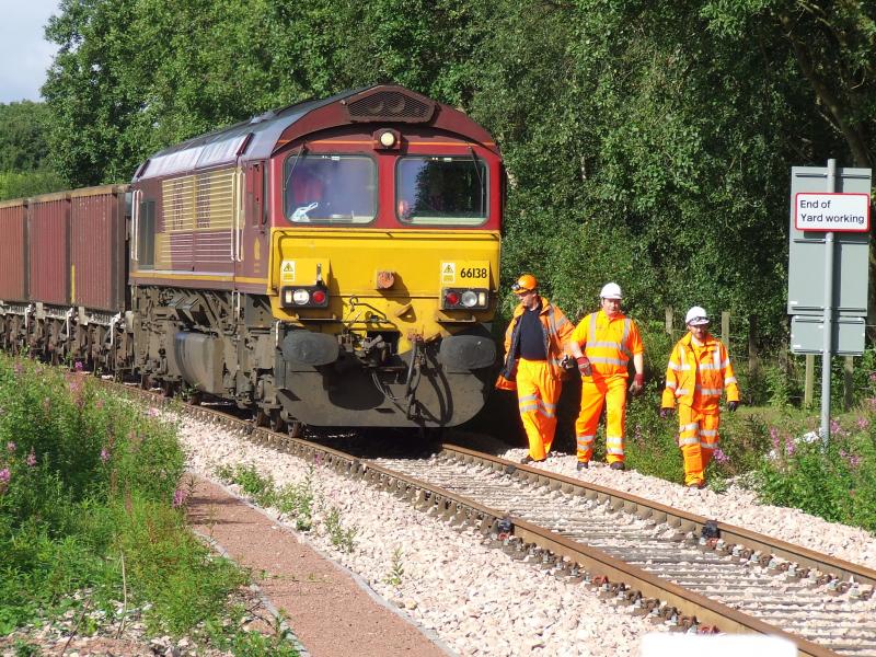 66138 arrives at Earlseat: 66138 arrives at Earlseat Loading point on Methil Branch 22 August 2012 Photo of 66138 arrives at Earlseat