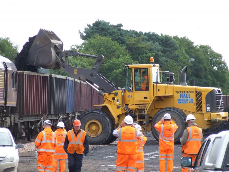 Loading in progress at Earlseat: Loading in progress at Earlseat Opencast in Fife 22 August 2012 Photo of Loading in progress at Earlseat