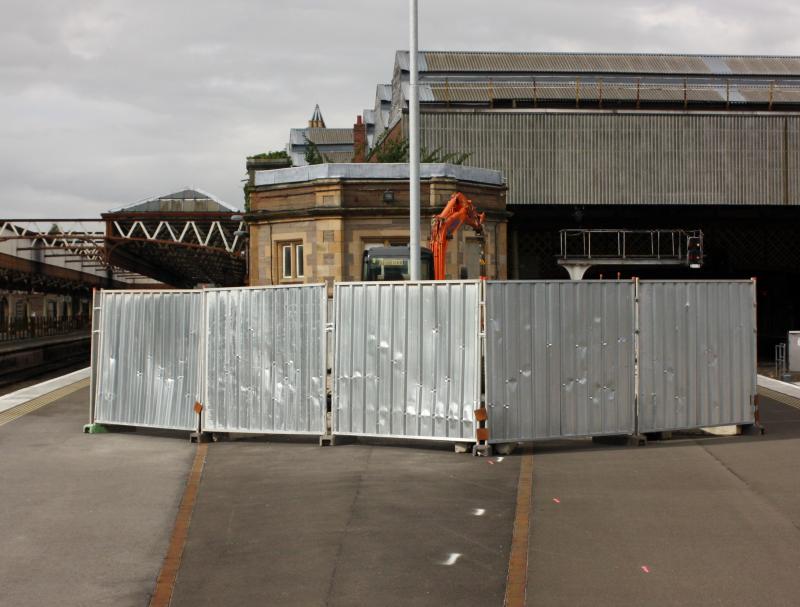 bridge works at perth (3): this was the only shot i managed to get, could see some works ongoing looking through the gaps, similar or the same to platforms 2/3, will have a closer look and photo when next oot. Photo of bridge works at perth (3)