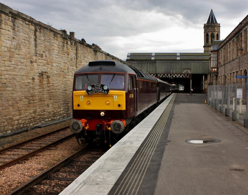 IMG_6934.JPG: 47804 rolls into plat 4 at perth on day 1 of the grand tour of great britain royal scotsman. Photo of IMG_6934.JPG