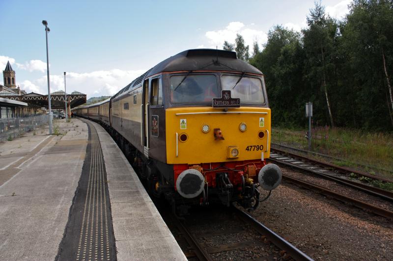 IMG_7071.JPG: 47790 waits time at perth on the kingsX-inverness northern belle. Photo of IMG_7071.JPG