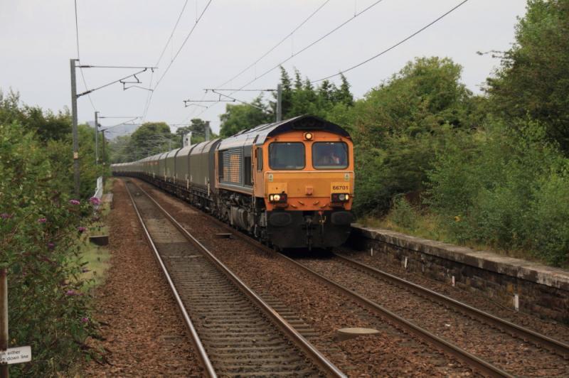 6S81: 66701 on 6S81 09.54 Tyne Dock to Hunterston approaching kingsknowe Stn on 09/09/2012 Photo of 6S81