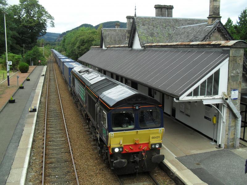 66431 at Dunkeld Station : 66431 stopped for crew change at Dunkeld, working the 4D47 Inverness- Mossend empties on 7/9/2012 Photo of 66431 at Dunkeld Station