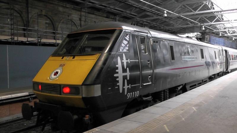 91110 Battle of Britain Memorial Flight at Edinburgh Waverley: 91110 sat at Platform 2 in Waverley. Photo of 91110 Battle of Britain Memorial Flight at Edinburgh Waverley