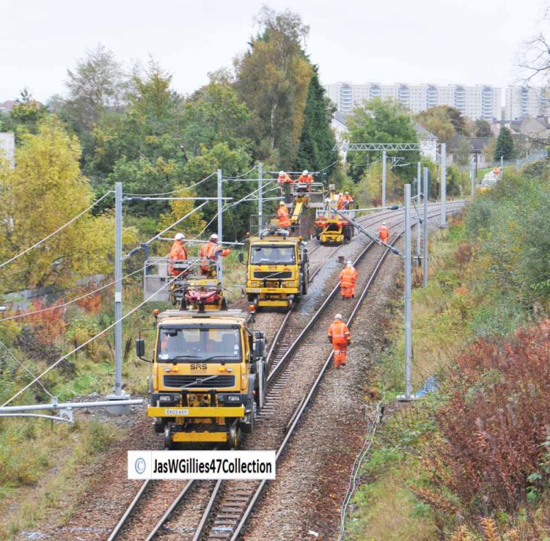 In the Loop: 1 Babcock Unit & 3 SRS Units string the wires up in the up Loop at Crookston Loop Photo of In the Loop