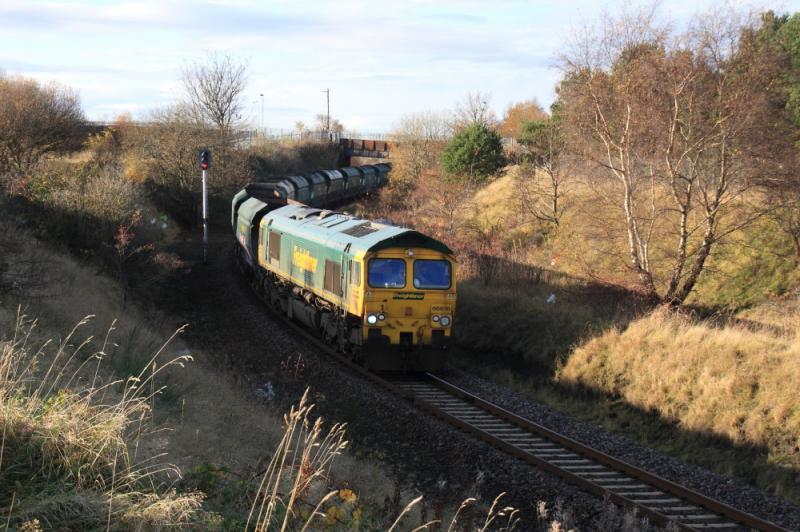 66616 on 6Z10: 66616 on 6Z10 08.58 Longannet to Leith Docks between Niddrie West Jct & Brunstane on 16/11/2012 Photo of 66616 on 6Z10