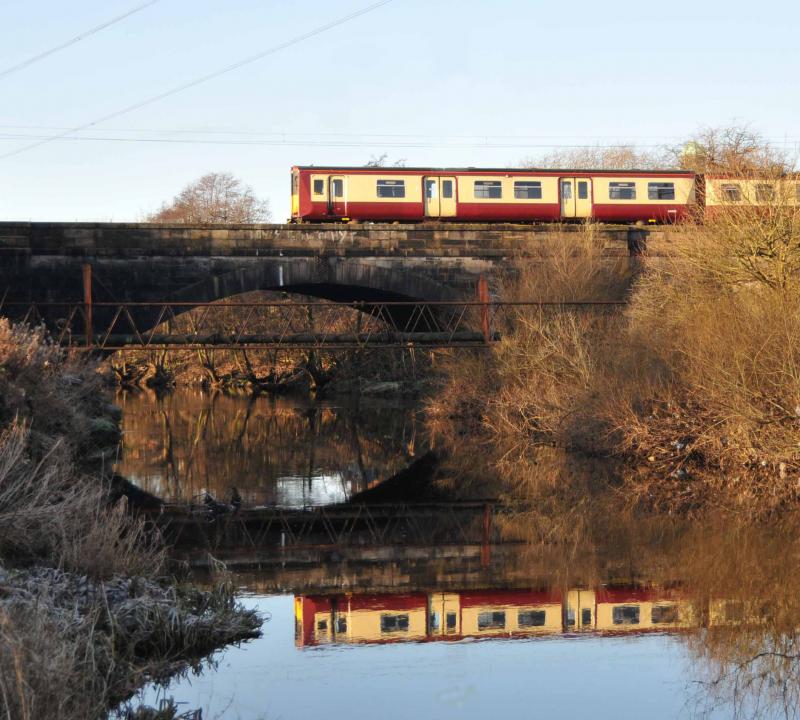 314207 1st Day of Canal Full Electric Seavice Working: 314207 Crosses the White Cart Water Bridge on the 1305 service to Glasgow Central
This is the Oldest active railway bridge in the WORLD Photo of 314207 1st Day of Canal Full Electric Seavice Working